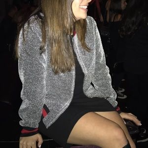 Gorgeous bomber gucci look perfect with blackdress